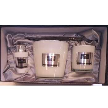This Lemongrass Fusion Luxury Candle And Diffuser Set from Newgrange is stylishly elegant, It has two candles! and one diffuser to bring the exotic atmosphere of Lemongrass into your home.
