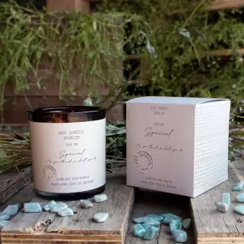 Eau Lovely So Special Candle With Adventurine Gemstones